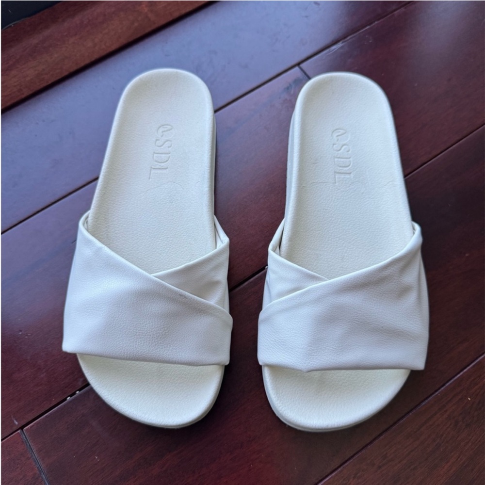 White vegan leather Cross Band Strap rubber ergonomic slides sandals size 6